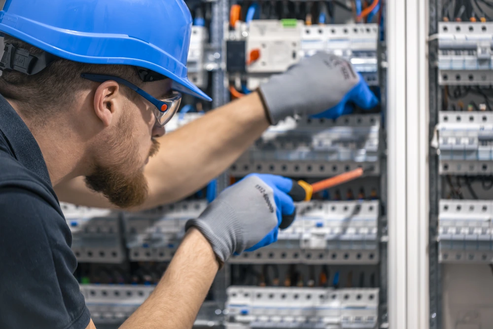 How to Choose a Residential and Commercial Electrician in Melbourne
